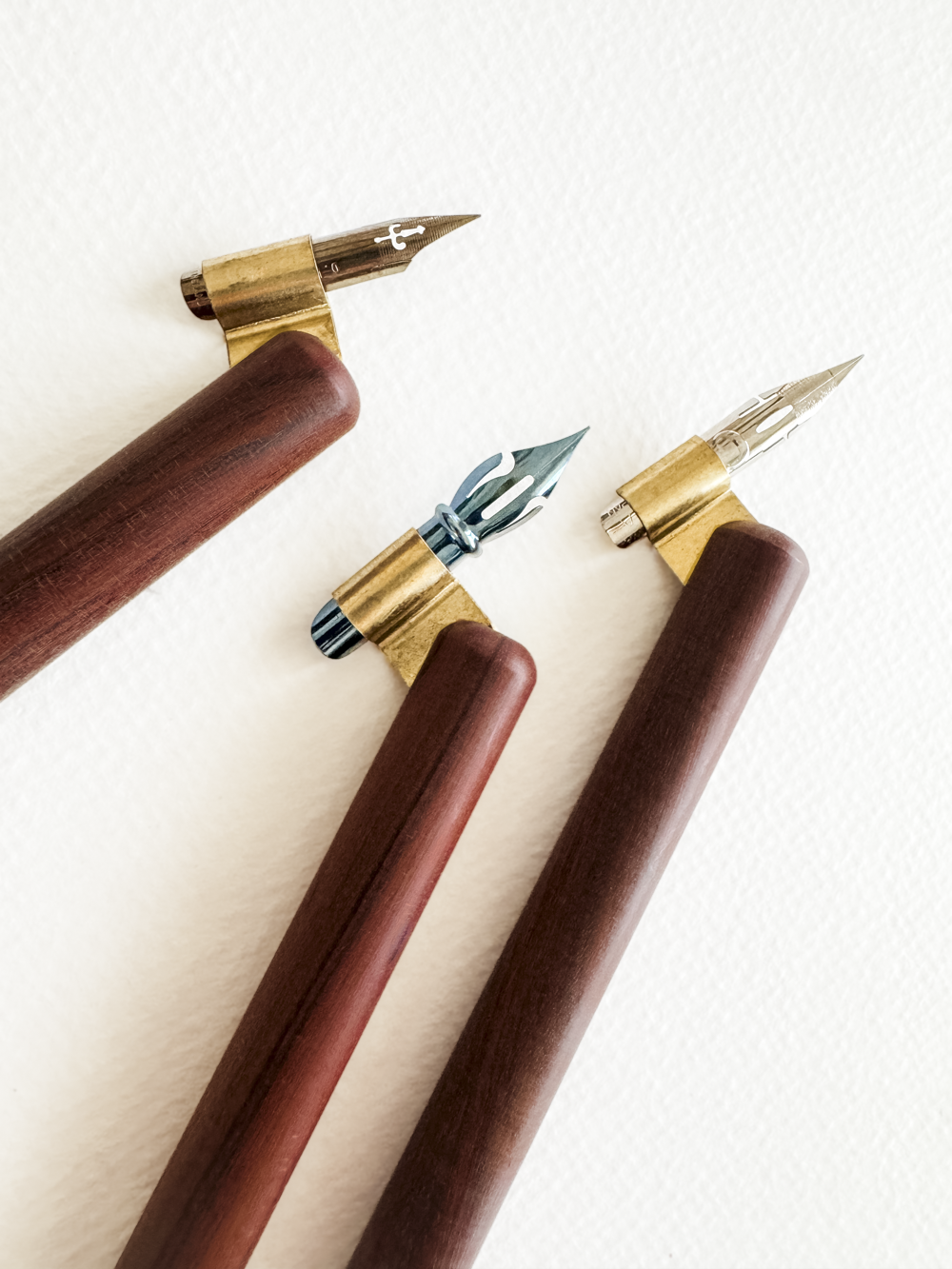 Rosewood Adjustable Oblique Pen Holder